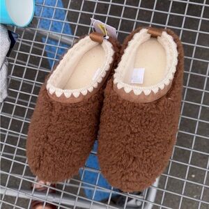 Auden Kids Brown Sherpa Slip-On Slippers size 6, new with tags